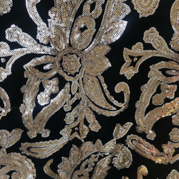 Forever21 sequence Gold and Black Top size Small - Picture 2 of 6